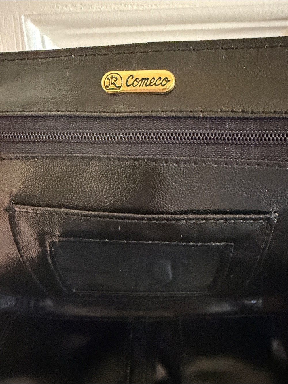 Timeless Black Shoulder Bag with Gold Turn-Lock - Picture 3 of 5